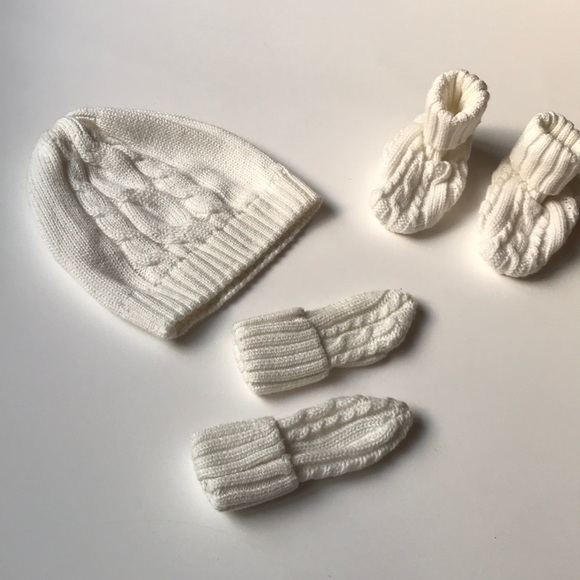Baby hat mitts bootie set - Picture 1 of 1